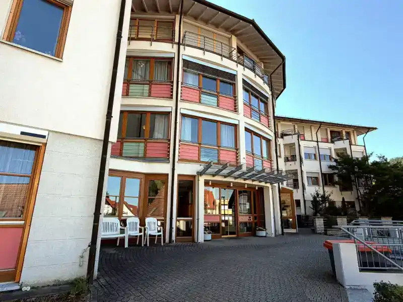 Außenansicht des Pflegeheims Seniorenzentrum Bühlertal aus anderer Perspektive